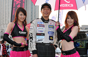 Kenji Takayama （Center）